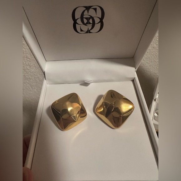 CENDRE Gigi Gold Tone Square Earrings ▫️💛 - Picture 9 of 12